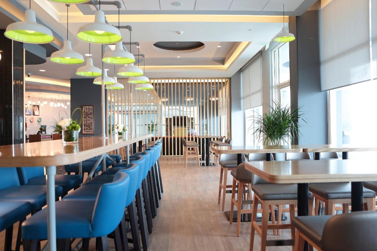 Park Inn by Radisson Jubail Industrial City Bagian luar foto