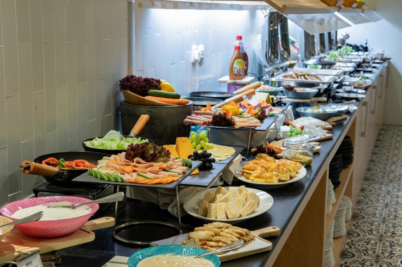 Park Inn by Radisson Jubail Industrial City Bagian luar foto