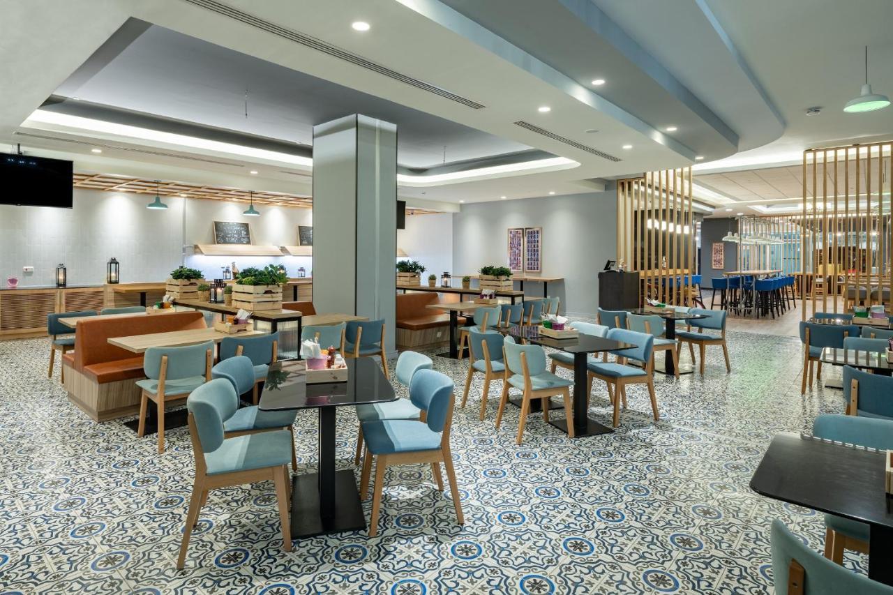 Park Inn by Radisson Jubail Industrial City Bagian luar foto