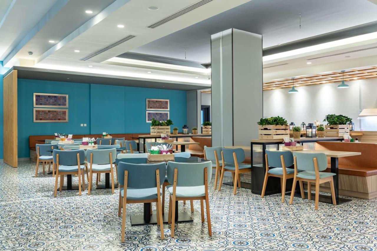 Park Inn by Radisson Jubail Industrial City Bagian luar foto