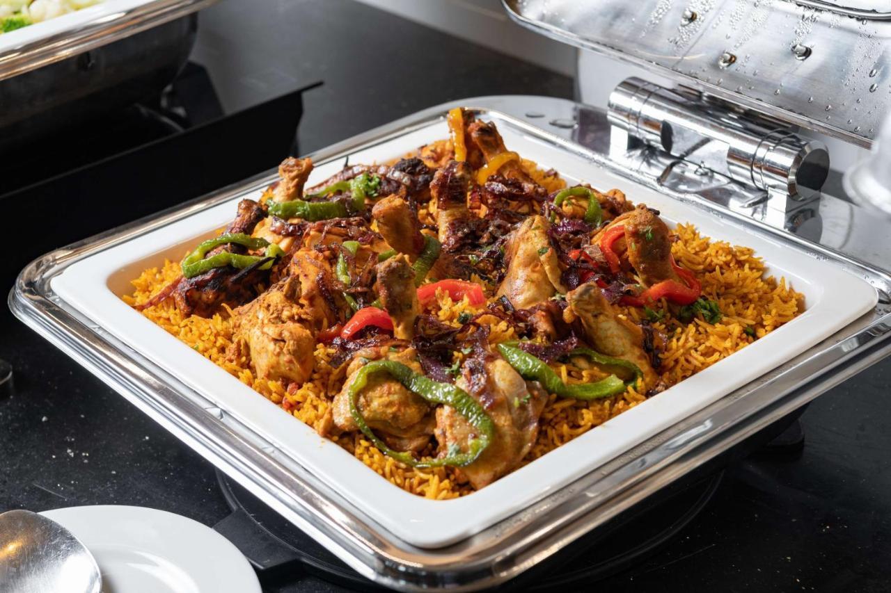 Park Inn by Radisson Jubail Industrial City Bagian luar foto