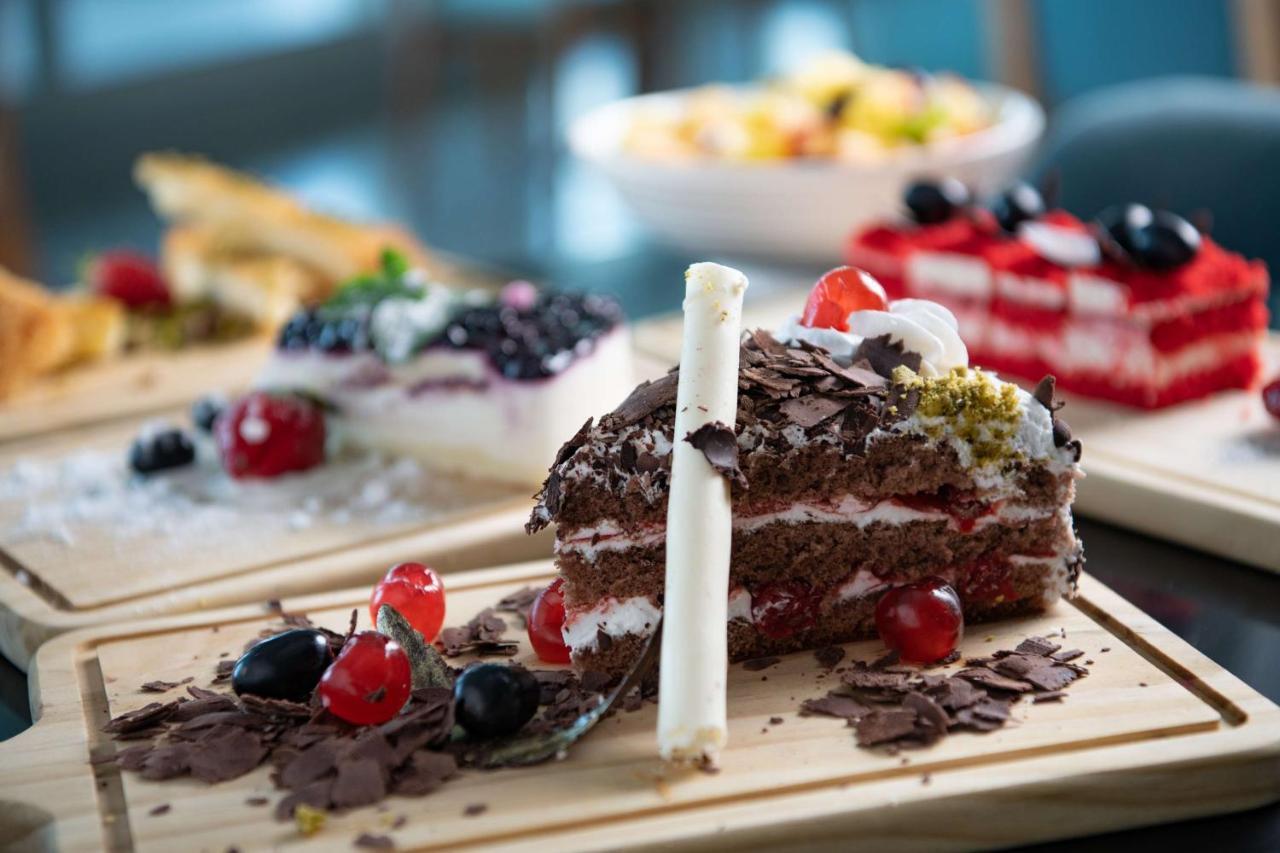 Park Inn by Radisson Jubail Industrial City Bagian luar foto