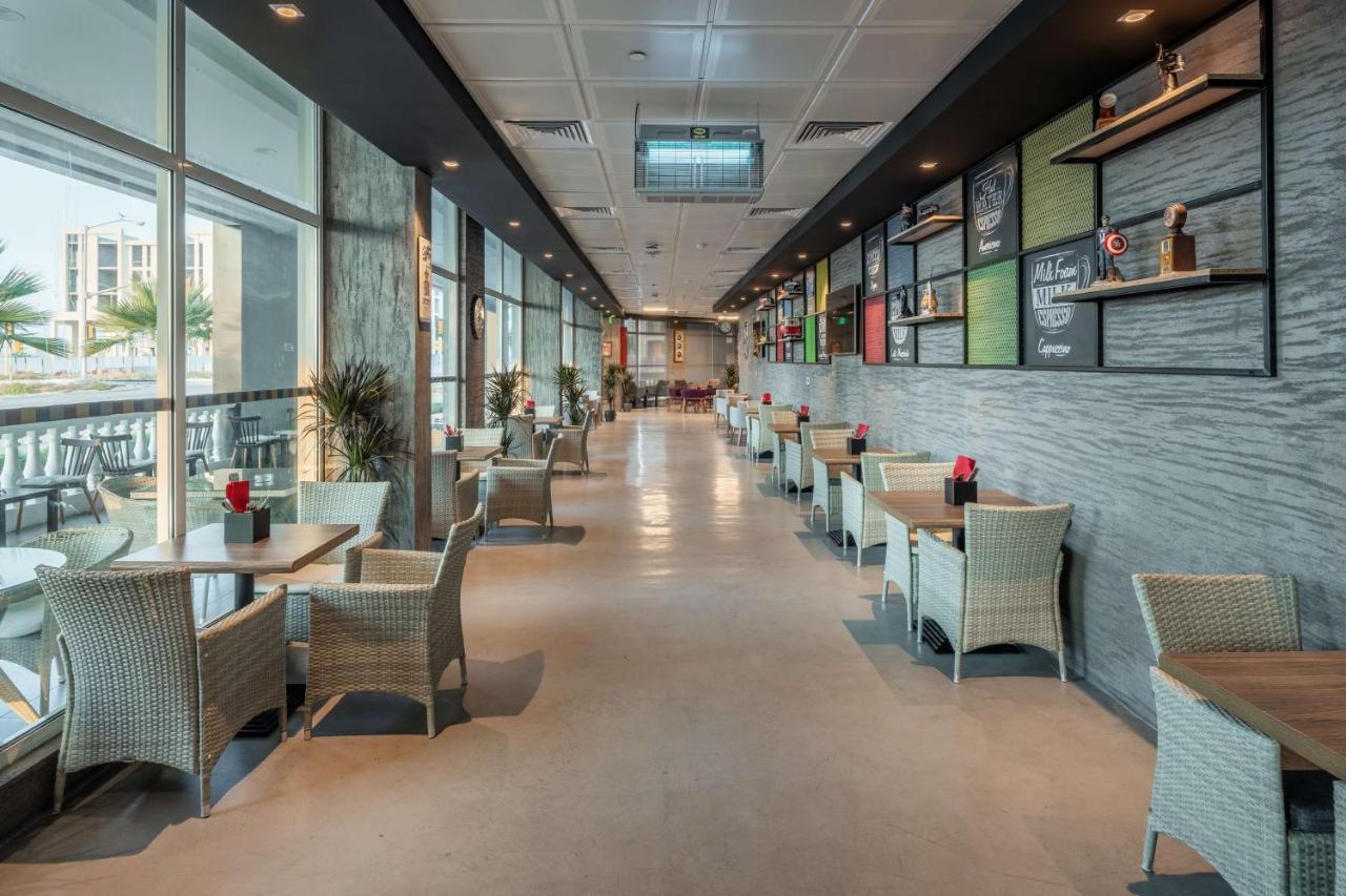 Park Inn by Radisson Jubail Industrial City Bagian luar foto